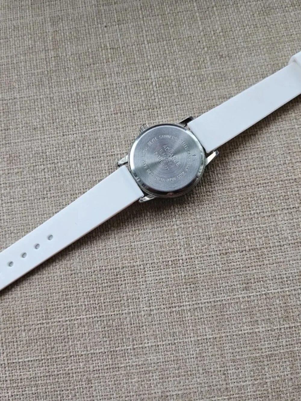 Advance Wristwatch White Face Silver Tone Case White Rubber Strap Analog Watch